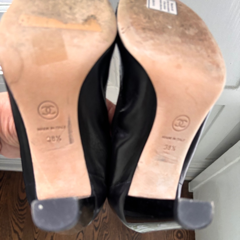 CHANEL Black Patent Leather Heels - Picture 3 of 8